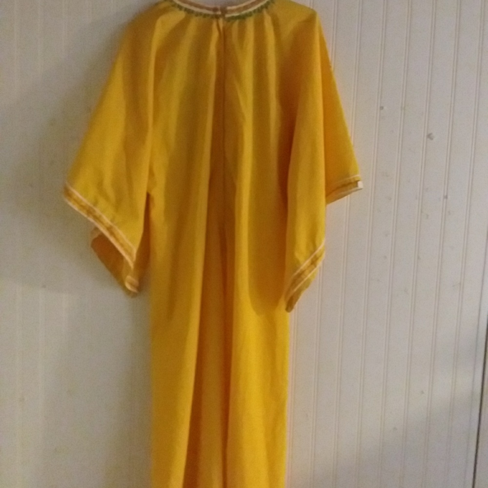 Embroidered Yellow Robe - Picture 5 of 6